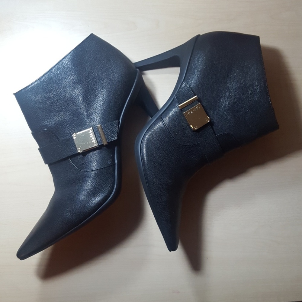 NWOT Calvin Klein booties